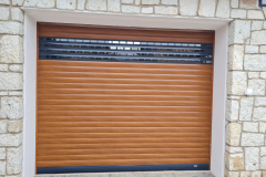 redőnyös garázskapu szellőzővel