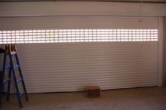 modern redőnyös garázskapu