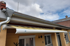 Aliga tokozott napellenző