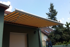 hagyományos csíkos napellenző