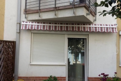 Bordó csíkos napellenző