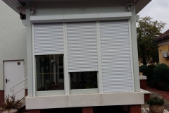 fehér műanyag redőny