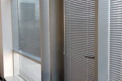 alumínium reluxa ajtóra