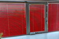 piros reluxa ablakra