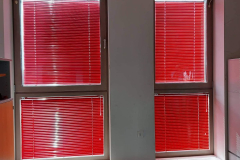 egyedi, piros reluxa