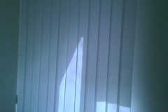 Szalagfüggöny zárt lamellákkal