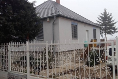 zsaluzia családiházon